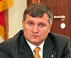 Аваков не собирается идти в отставку, несмотря на указ президента 