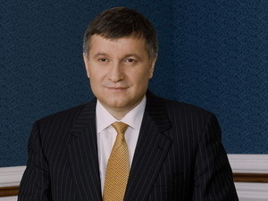Судьба губернатора: политологи строят предположения о будущем Арсена Авакова 