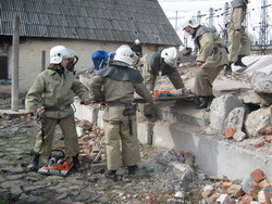 Спасатели «отрепетировали» землетрясение в Харькове 