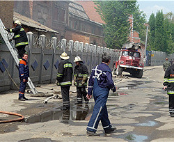 На складе в центре Харькова горела туалетная бумага  [Фото]