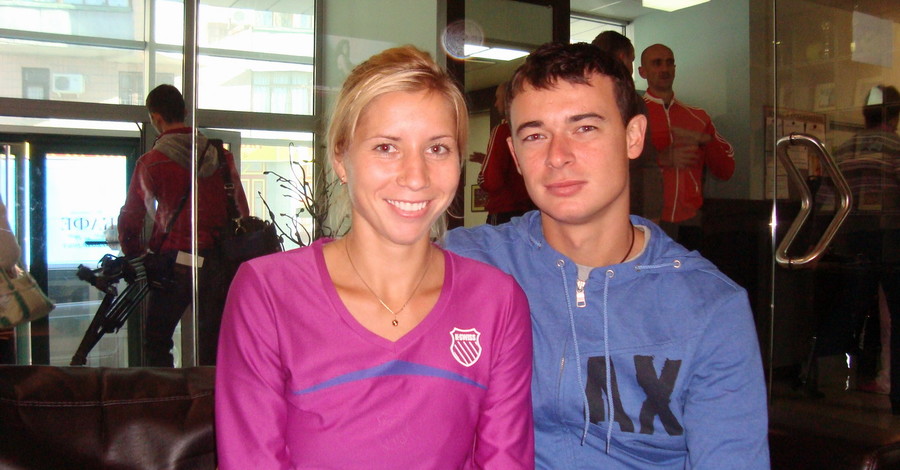 Бондаренко встретила 2011-й в Крыму с мужем, а Азацкий все праздники работал
