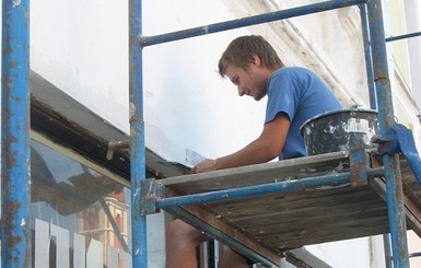 Ремонт зданий к Евро-2012: То, что не смогут покрасить и 