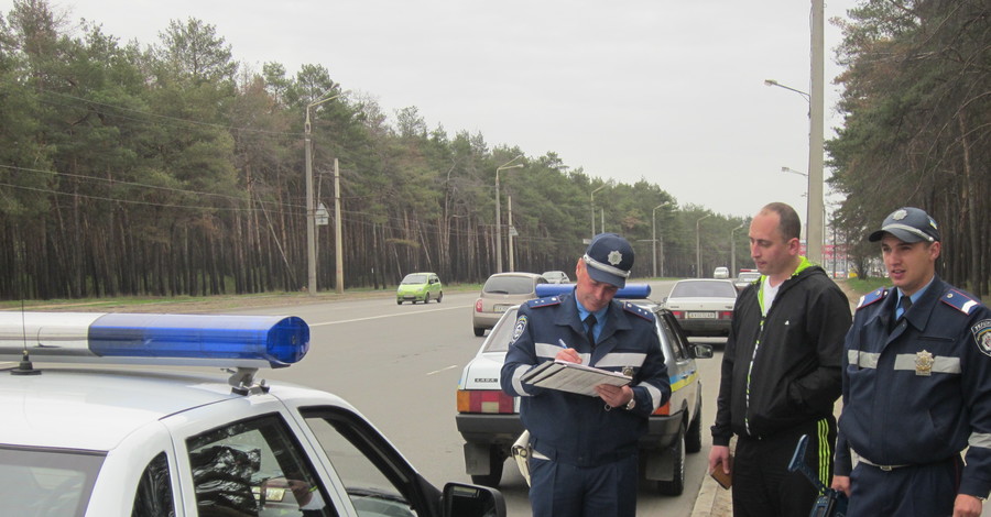 Пьяных водителей  больше  за городом , а лихачей  -  на проспекте Гагарина и Полтавском шляхе 