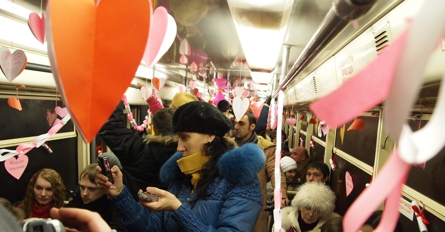 День святого Валентина: поездка в трамвае влюбленных и флирт в литмузее