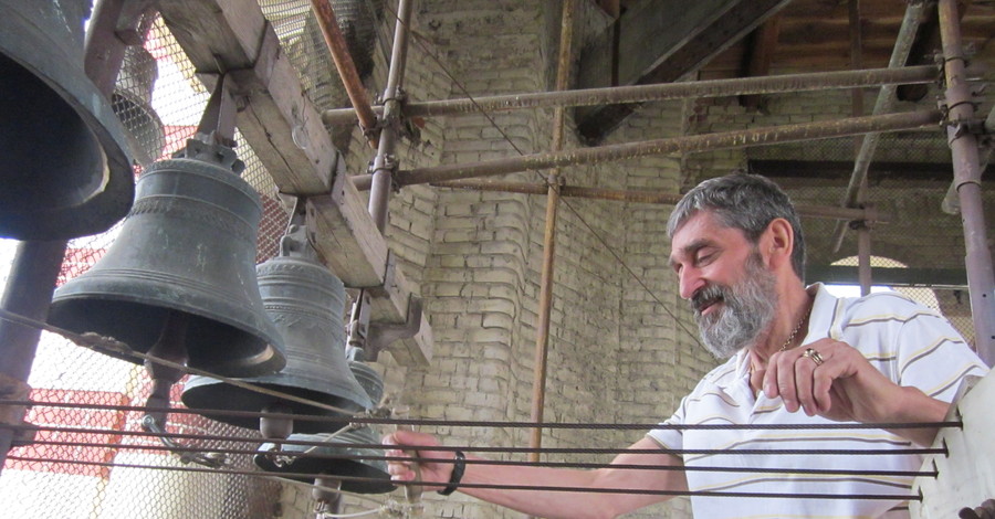 Звонарь Благовещенского собора сменил шпагу на колокола