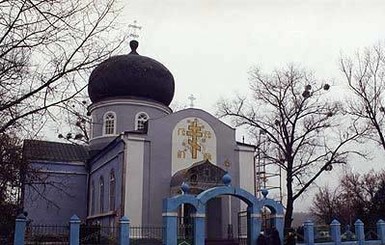 В Харькове штурмовали храм, где проходил форум Евромайданов
