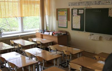 Харьковских учителей выгоняют в отпуск за свой счет?
