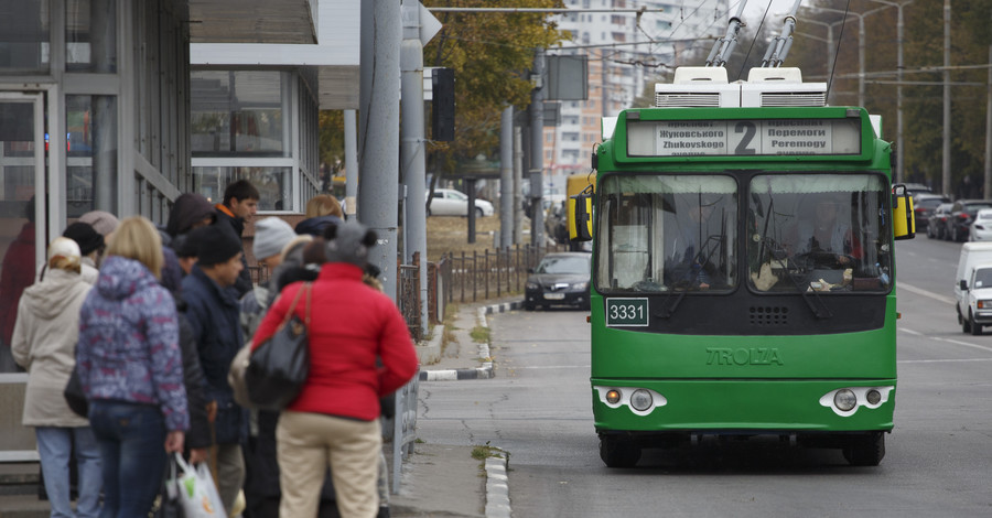 У Харькова могут забрать 57 троллейбусов и 10 трамваев 