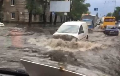 На Борщаговке произошел настоящий потоп