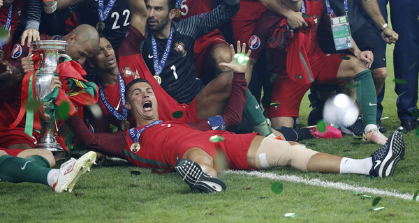 Слезы горя и счастья Криштиану Роналду: Португалия – чемпион! 