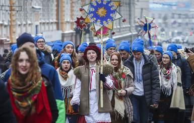 В Харькове прошел красочный парад вертепов