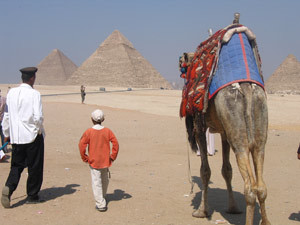 Четверо суток туристы не могли вылететь из Египта 