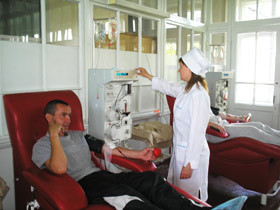 Банк крови пополняют студенты и медики 