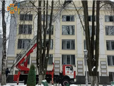 В Харькове тушат пожар в юридическом университете имени Ярослава Мудрого