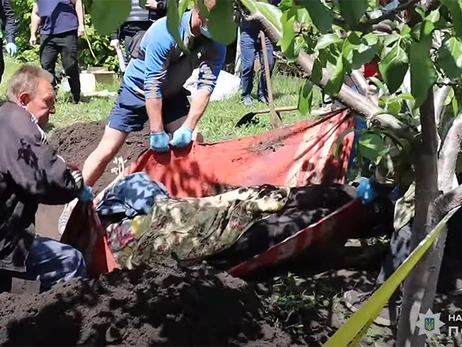 На Харьковщине родители 30 километров несли останки убитого россиянами сына в мешке