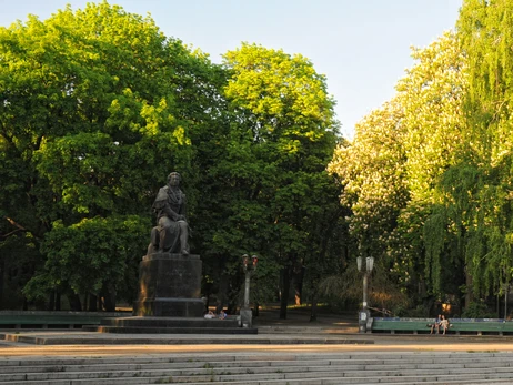 В Киеве парк Пушкина переименовали в Багряного, а улицу Драйзера - в Рейгана