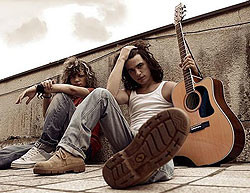 «Евровидение-2009»: Братья-близнецы покажут настоящий македонский рок ВИДЕО