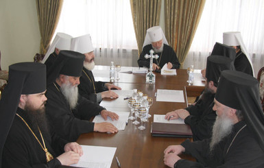 Итоги Священного синода: священники обратились к президенту и объявили сбор помощи Донбассу