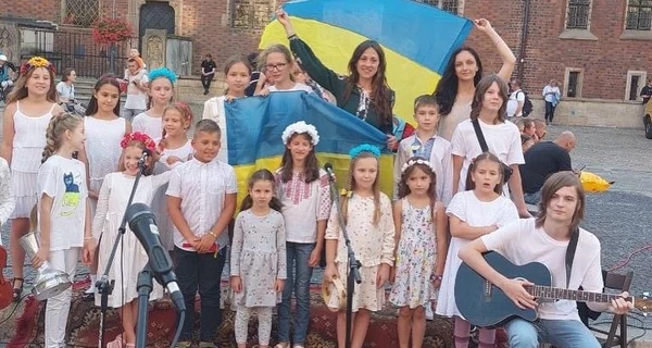 Мечтаем спеть с Полом Маккартни: харьковчанка в Польше создала украинский детский хор