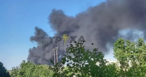 Россия ударила по гражданской инфраструктуре Харькова - четверо раненых, горит предприятие